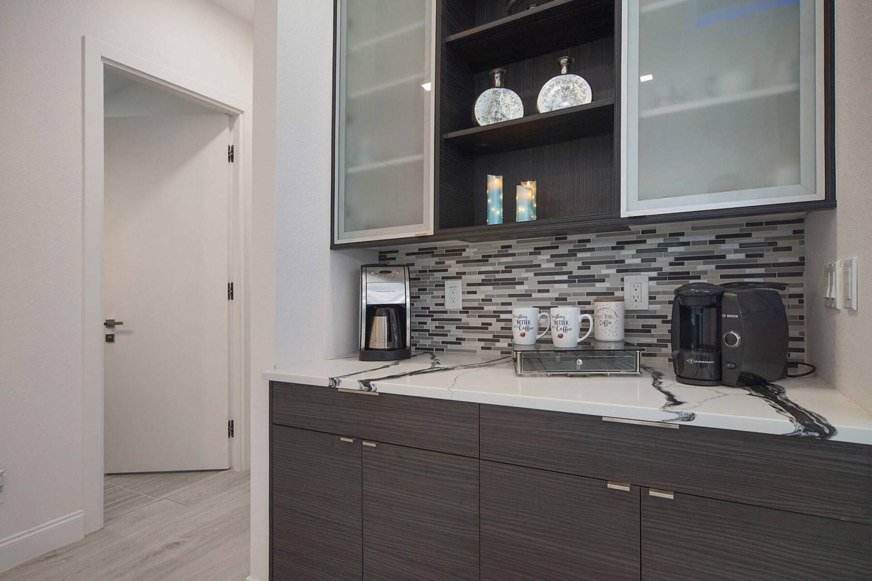 MLS_ih4307_lg_pic34_1.jpg